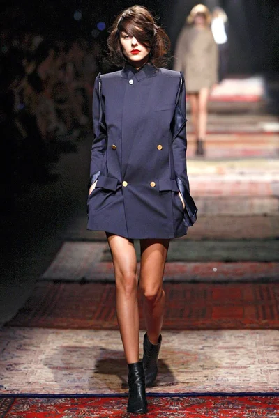 Look 30